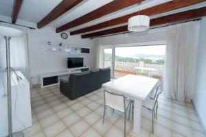 Kuchyň nebo kuchyňský kout v ubytování Brisa, apartamento de tres habitaciones B