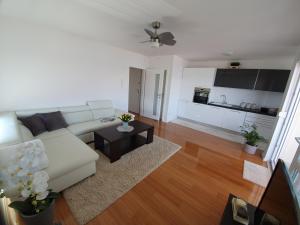 TV a/nebo společenská místnost v ubytování Apartment Moon Island