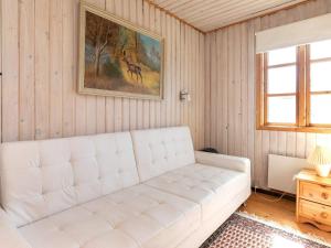 Posezení v ubytování 4 person holiday home in Hals-By Traum