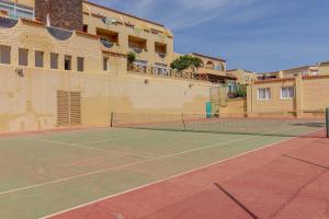 Tenis a/nebo squash v ubytování Flatguest Costa Calma + Beach + 2Bdr + Pool nebo okolí