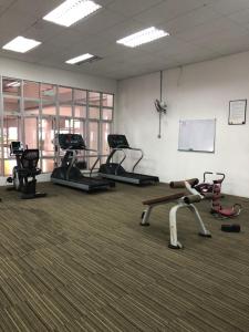 Fitness centrum a/nebo fitness zařízení v ubytování Main Place Resort Family Suite