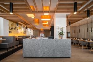 Restauracja lub miejsce do jedzenia w obiekcie Hotel Post Wrann