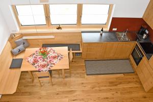 Kuchyň nebo kuchyňský kout v ubytování Felder Apartments