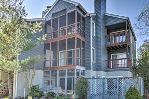 Gallery image of Condo with 2 Balconies and 3 Pools Less Than 2 Mi to Beach! in Rehoboth Beach