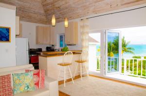 Kuchyň nebo kuchyňský kout v ubytování Ocean View Cottage - At Orange Hill + 11 fotografií
