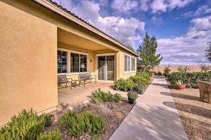 Afbeelding uit fotogalerij van Single-Story San Bernardino Home with Valley Views! in San Bernardino