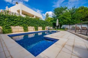 The swimming pool at or close to Ideal Property Mallorca - Casa Francina
