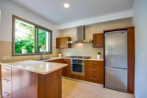 A kitchen or kitchenette at Ideal Property Mallorca - Casa Francina