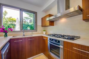 A kitchen or kitchenette at Ideal Property Mallorca - Casa Francina