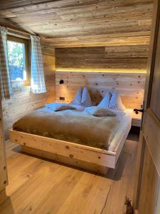 Postel nebo postele na pokoji v ubytování Sonnbergchalet Islitzer