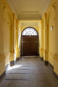 Exteriér alebo vchod do ubytovania Downtown Elegance by Great Market Hall - 2 BEDROOMS, 1 LIVING ROOM, 2 BATHROOMS, FREE AIRCONDITIONER, FREE ITALIEN COFFEE