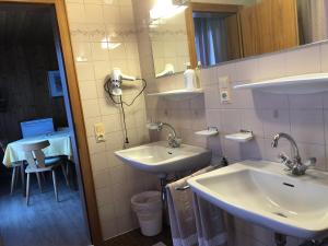 Kúpeľňa v ubytovaní Haus Mansaura