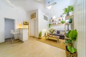 Kuchyň nebo kuchyňský kout v ubytování STYLISH LOFT AT CHUECA´S HEART