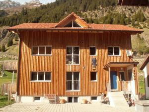 Nespecifikovaný výhled na hory nebo výhled na hory při pohledu z apartmánu