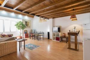 TV a/nebo společenská místnost v ubytování TGH Acogedor Duplex en Málaga