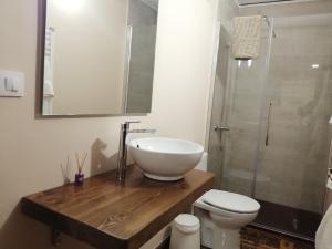 Kúpeľňa v ubytovaní nueva tienda de felipe apartamento LA TIENDA + 20 fotografií