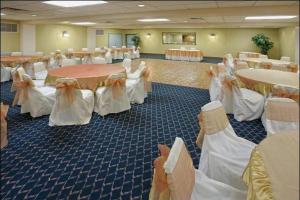 Restaurace v ubytování Americas Best Value Inn Laredo + 37 fotografií