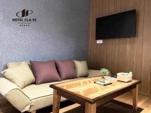 TV a/nebo společenská místnost v ubytování HOTEL CLA-SS HIROSHIMA-OZU