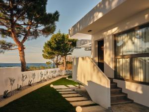 Gallery image of Oceanis Luxury Suites in Kypseli