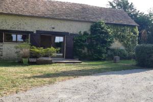 Κήπος έξω από το Gîte de la Grange