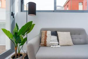 A seating area at TGH/ Málaga center western style