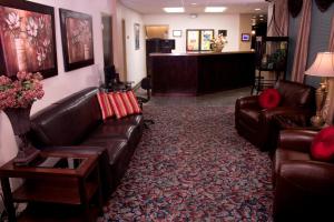 Posezení v ubytování FairBridge Inn & Suites - Lewiston
