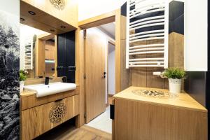 Kúpeľňa v ubytovaní CHARDONNAY APARTMENT ZAKOPANE Centrum Jagiellońska Residence