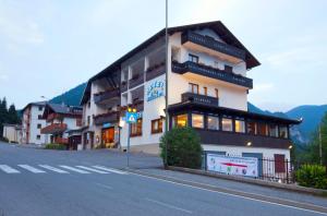 Zdjęcie z galerii obiektu Hotel Migliorati w mieście Castione della Presolana