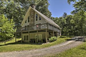 Gallery image of Spacious Home with Deck, Grill and Delaware River View in Callicoon