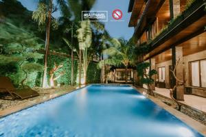 Bazén v ubytování Arthur Suites by Mahavilas nebo v jeho okolí