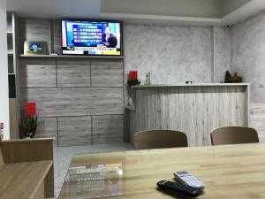 Μια τηλεόραση ή/και κέντρο ψυχαγωγίας στο 天強民宿