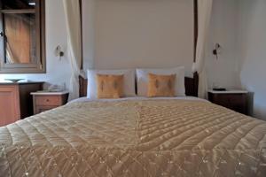 Cama ou camas em um quarto em Paradision Hotel