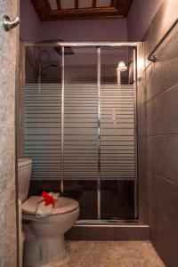 Ванная комната в Ilion Hotel
