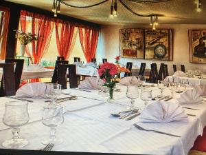 Restaurace v ubytování Hôtel Morris
