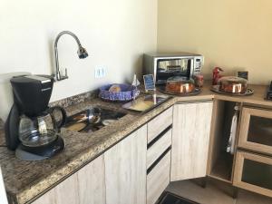 A cozinha ou cozinha compacta de Canyons Guest House