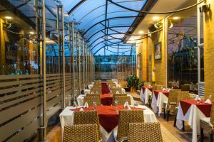 Restaurace v ubytování Hotel Apartamentos Regency La Feria