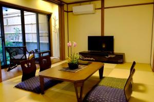 TV/trung tâm giải trí tại Tsurui Goshonishi 鶴居御所西