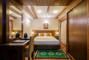 Letto o letti in una camera di Hotel Bhadgaon