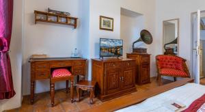 Μια τηλεόραση ή/και κέντρο ψυχαγωγίας στο Loreta Hotel