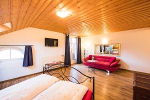 Katil atau katil-katil dalam bilik di Hotel Brienzerburli