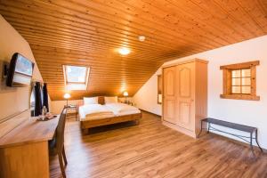 Katil atau katil-katil dalam bilik di Hotel Brienzerburli