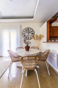 耶路撒冷的住宿－Molho 2BR for 6 guests，相簿中的一張相片 +4 張相片