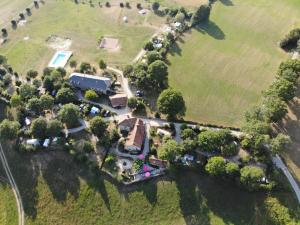 Letecký snímek ubytování Gîte Fénil Dans Le Lot Avec Vue Panoramique