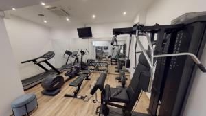 Fitness centrum a/nebo fitness zařízení v ubytování Hotel Seven