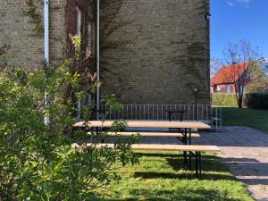 Un jardín fuera de HEMMET Simrishamns vandrarhem och B&B
