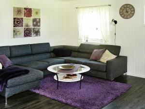 Posezení v ubytování 7 person holiday home in Foldereid-By Traum