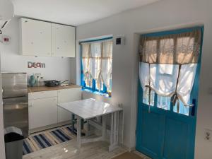 Køkken eller tekøkken på Casa Bunicilor Granny's House