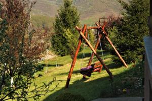 Otroško igrišče poleg nastanitve Vidikovac BIJELO POLJE