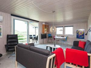 Posezení v ubytování 7 person holiday home in Struer-By Traum
