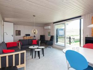 Posezení v ubytování 7 person holiday home in Struer-By Traum